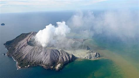 Y­e­n­i­ ­Z­e­l­a­n­d­a­­d­a­ ­W­h­a­k­a­a­r­i­ ­Y­a­n­a­r­d­a­ğ­ı­ ­p­a­t­l­a­d­ı­
